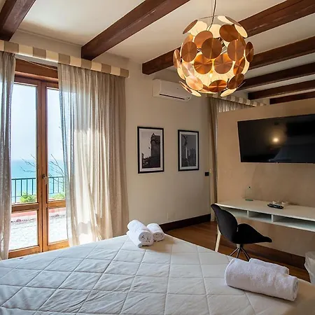 Casa Realia Bed & Breakfast 4*