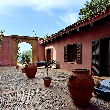 Casa Realia 4*